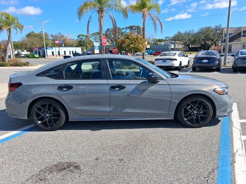 Used 2025 Honda Civic Sport image 4