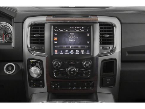 Used 2018 RAM 1500 Laramie AWD/4WD image 11