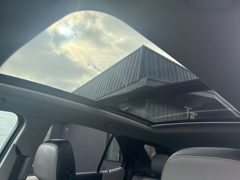 Used 2019 Chevrolet Equinox Premier image 12