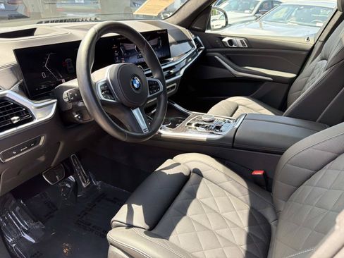 Certified 2026 BMW X7 xDrive40i w/ M Sport Package AWD/4WD image 16