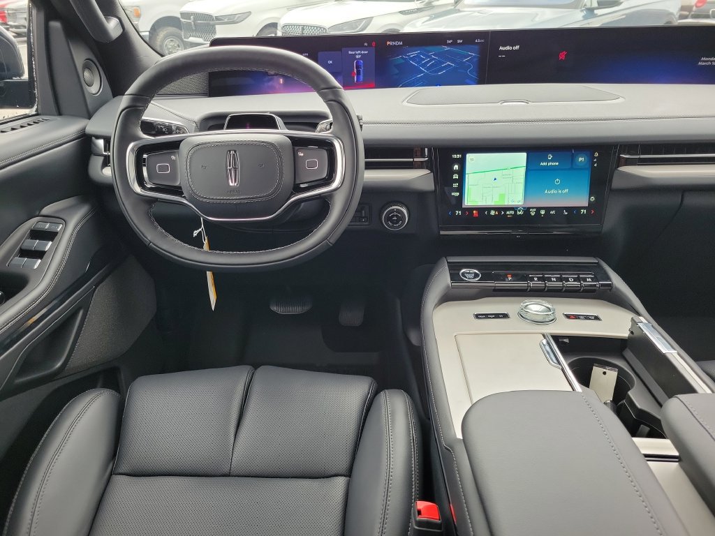 New 2026 Lincoln Navigator Reserve w/ Jet Appearance Package AWD/4WD image 12