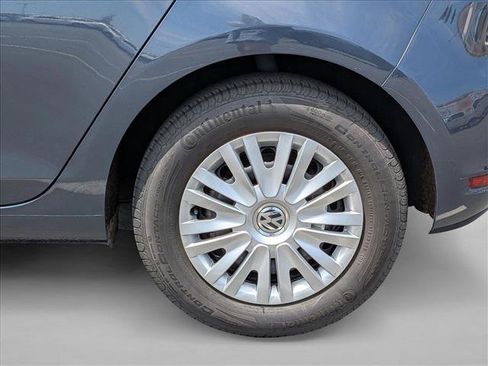 Used 2013 Volkswagen Golf 4-Door FWD image 20