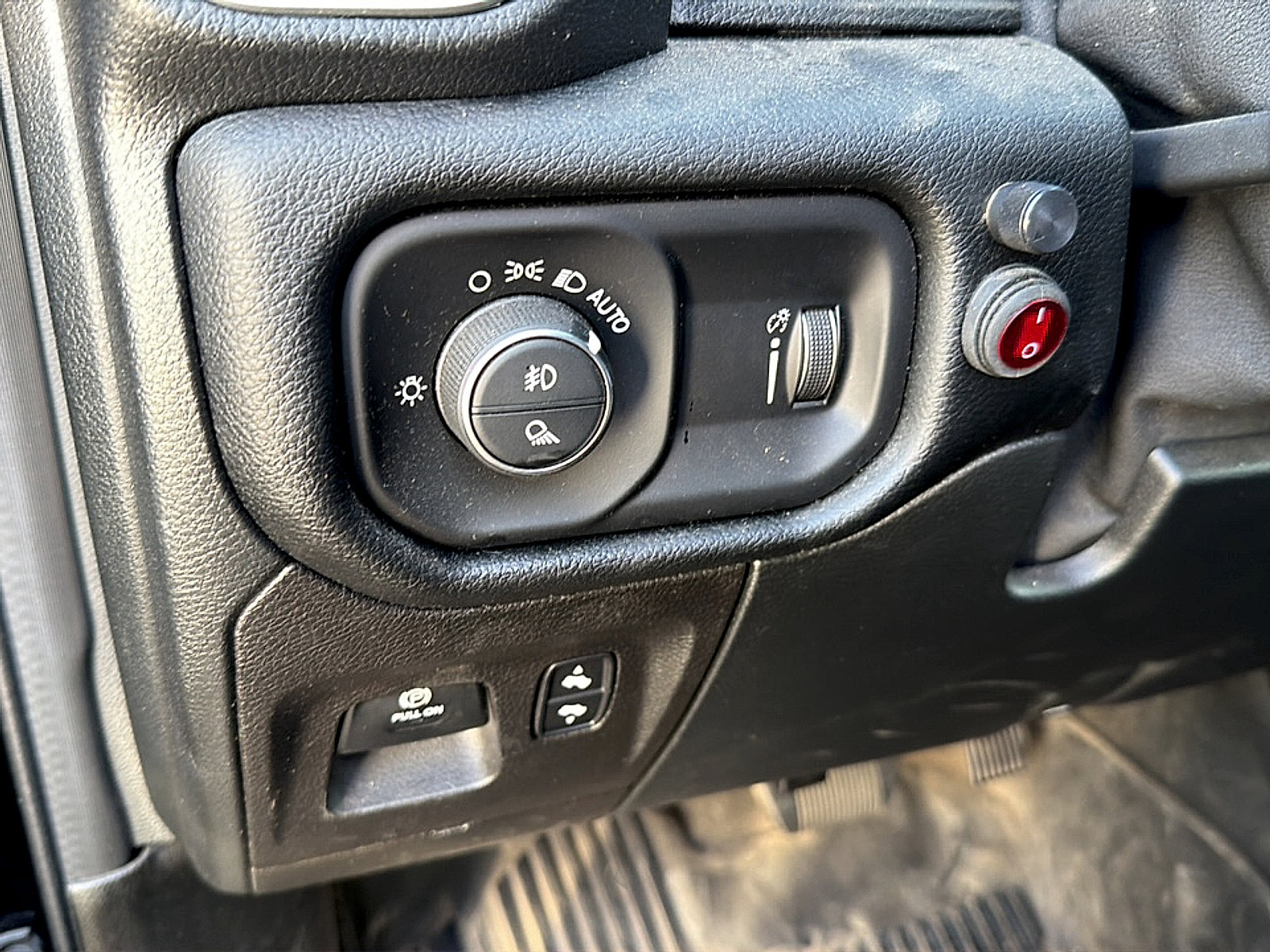Used 2022 RAM 1500 Big Horn AWD/4WD image 12