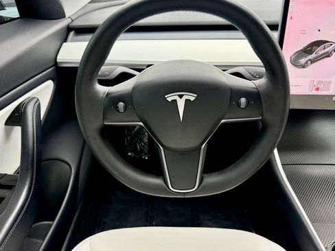 Used 2020 Tesla Model 3 Standard Range Plus image 10