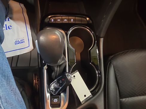 Used 2023 Buick Encore GX Essence w/ Experience Buick Package image 17