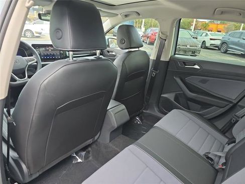 New 2026 Volkswagen Jetta SE image 10
