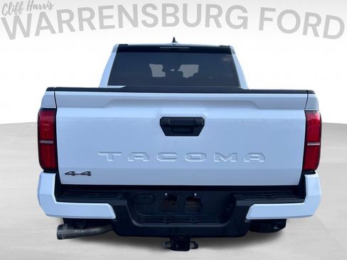 Used 2025 Toyota Tacoma SR5 AWD/4WD image 6