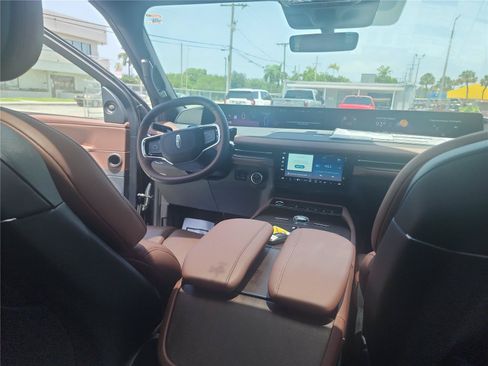 New 2026 Lincoln Navigator Reserve AWD/4WD image 26