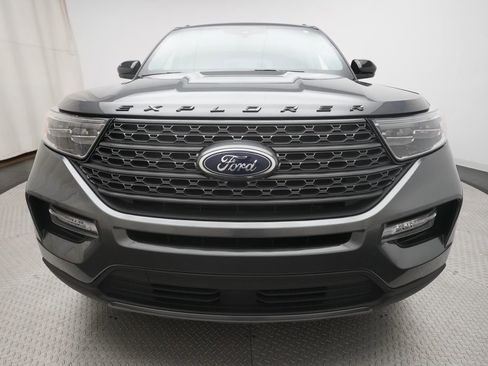 Used 2024 Ford Explorer XLT w/ Equipment Group 202A AWD/4WD image 23