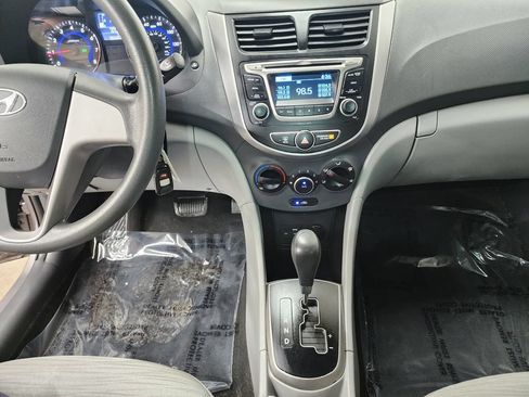 Used 2017 Hyundai Accent SE FWD image 16