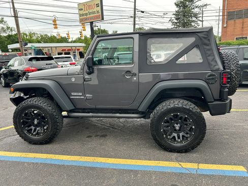 Used 2016 Jeep Wrangler Sport AWD/4WD image 8