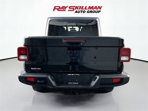 Used 2022 Jeep Gladiator Willys image 6