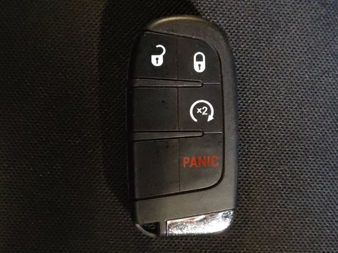 Used 2020 Jeep Renegade Latitude image 32