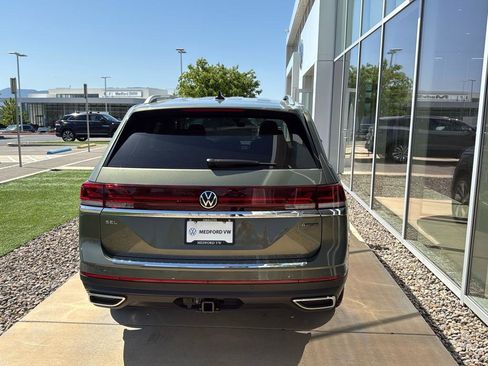 New 2025 Volkswagen Atlas SEL image 5