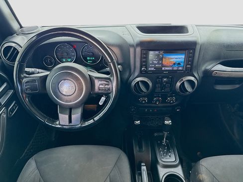 Used 2018 Jeep Wrangler Unlimited Sport S image 13