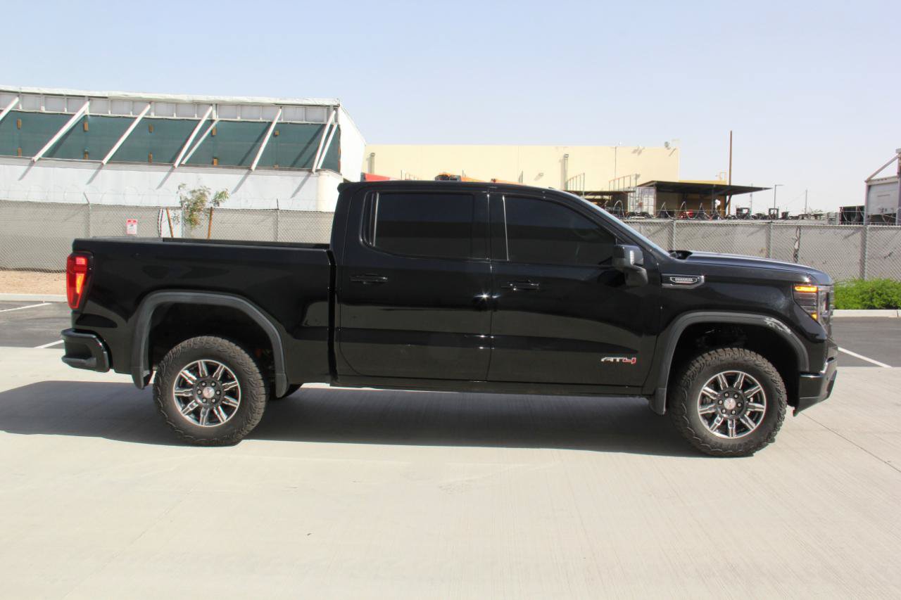 Used 2024 GMC Sierra 1500 AT4 w/ Technology Package AWD/4WD image 4