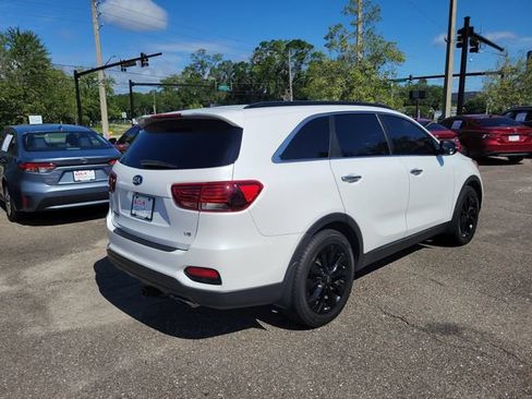 Used 2020 Kia Sorento S FWD image 2