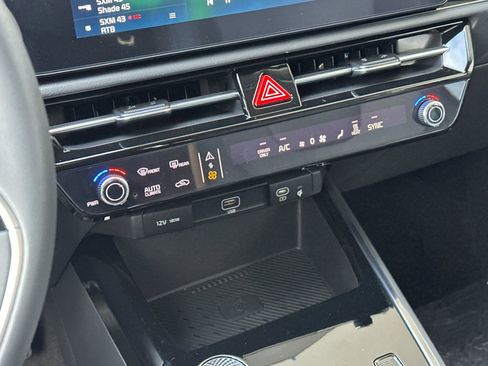 New 2026 Kia Niro Wind FWD image 21