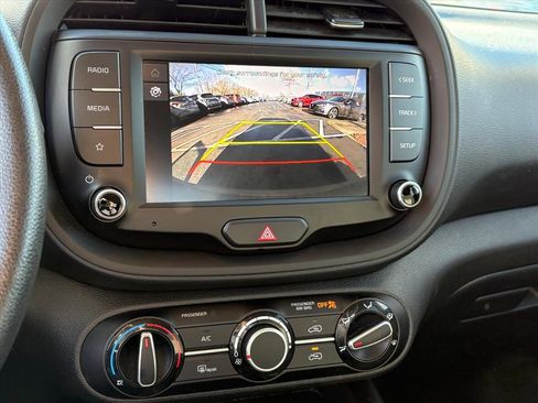 Used 2023 Kia Soul LX w/ LX Technology Package image 10