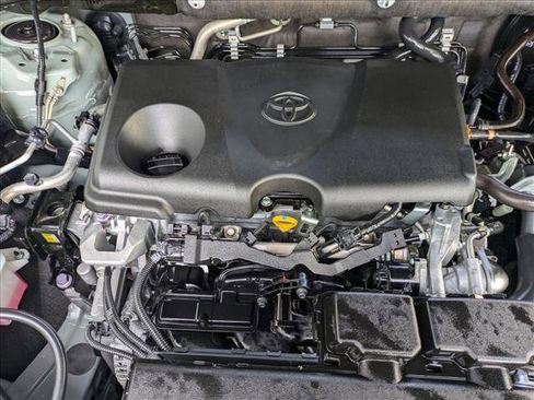 Used 2021 Toyota RAV4 XLE image 21