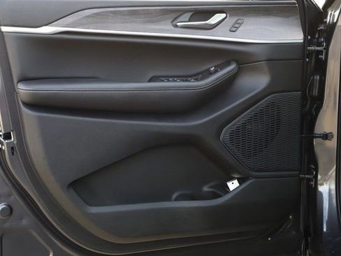 New 2025 Jeep Grand Cherokee L Limited AWD/4WD image 14
