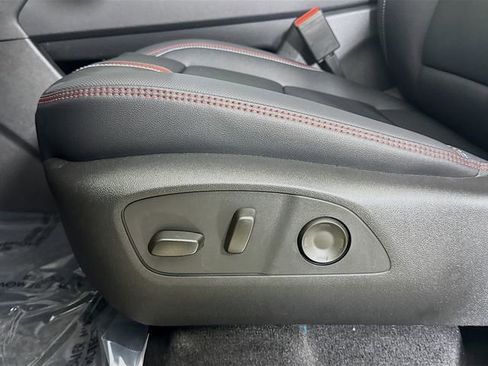 New 2026 Chevrolet Traverse RS image 22