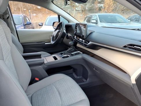 Used 2024 Toyota Sienna LE image 20