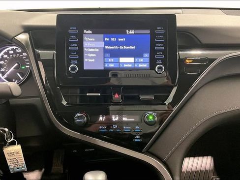 Used 2024 Toyota Camry SE FWD image 15