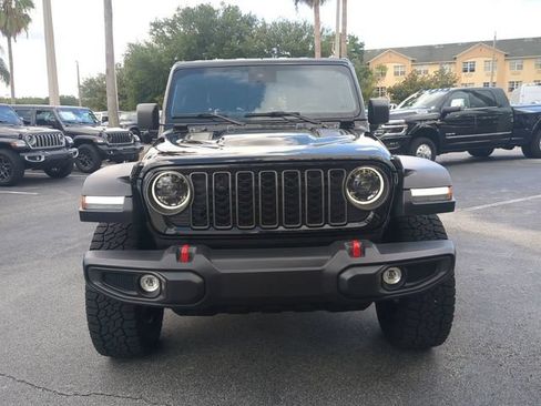 Used 2025 Jeep Gladiator Rubicon AWD/4WD image 3