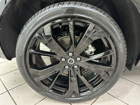 Used 2024 Volvo XC60 B5 Ultimate w/ Protection Package Premier image 14