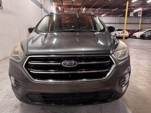 Used 2017 Ford Escape SE w/ Equipment Group 201A image 4