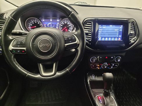 Used 2018 Jeep Compass Latitude w/ Popular Equipment Group FWD image 22