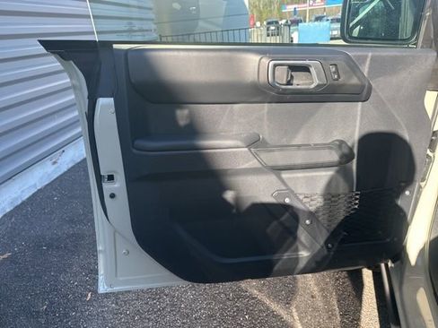 New 2025 Ford Bronco Badlands image 11