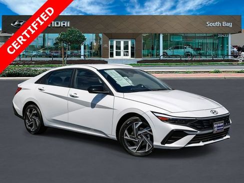 Certified 2025 Hyundai Elantra SEL FWD image 1