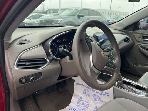 Used 2019 Chevrolet Malibu LT image 9