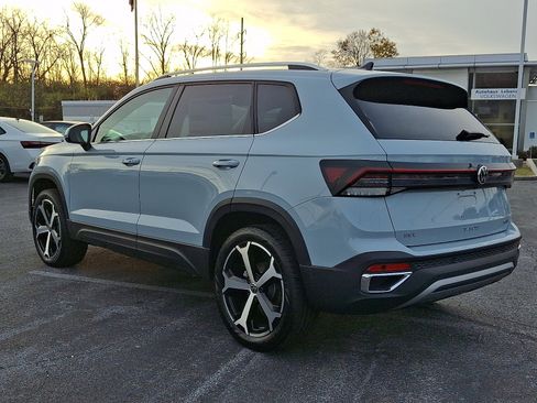 New 2026 Volkswagen Taos SEL image 4