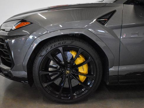 Used 2022 Lamborghini Urus image 20