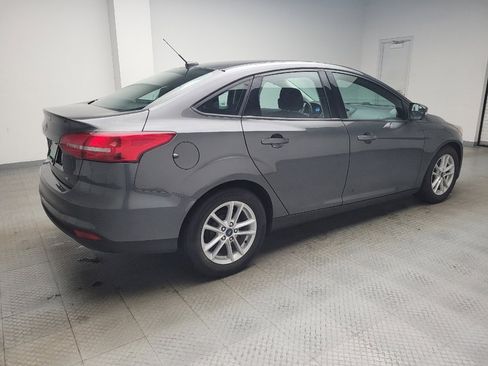 Used 2018 Ford Focus SE w/ Cold Weather Package image 10