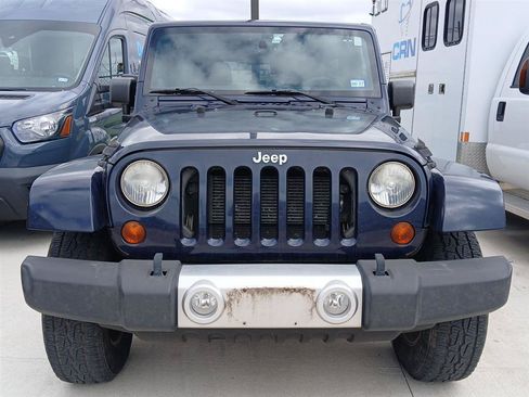 Used 2013 Jeep Wrangler Unlimited Sahara w/ Connectivity Group AWD/4WD image 2