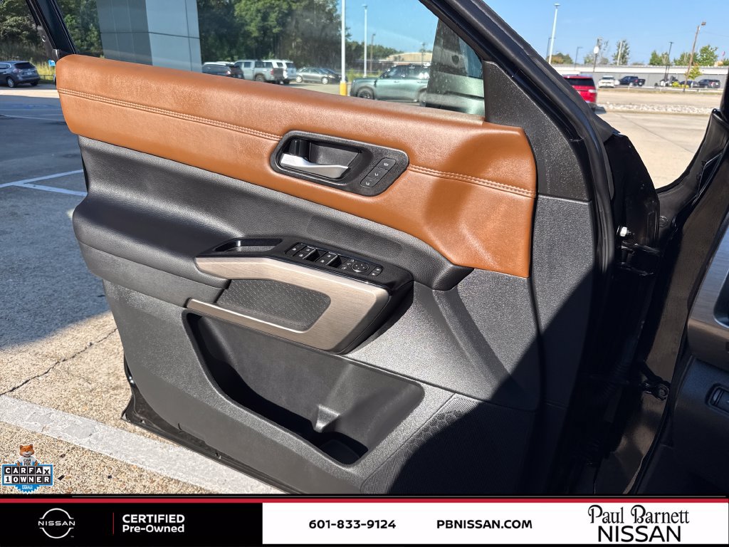 Certified 2025 Nissan Pathfinder Platinum FWD image 22