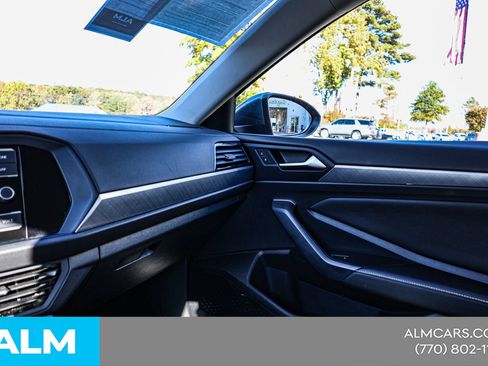 Used 2024 Volkswagen Jetta SE image 40