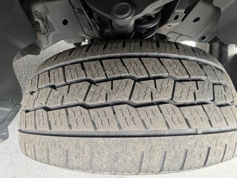 Used 2011 Ford F150 XLT w/ XLT Chrome Pkg image 9