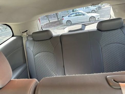 Used 2011 Chevrolet Traverse LT w/ Personal Connectivity Package AWD/4WD image 20