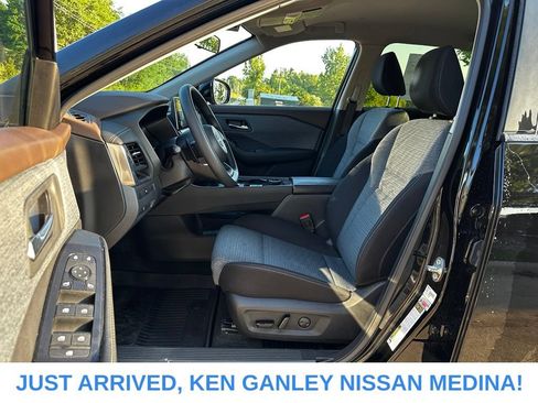 Certified 2023 Nissan Rogue SV AWD/4WD image 13