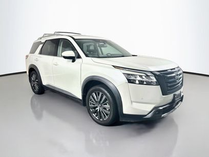 Certified 2022 Nissan Pathfinder SL w/ SL Premium Package