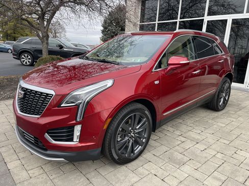 Used 2021 Cadillac XT5 Premium Luxury w/ Platinum Package image 3