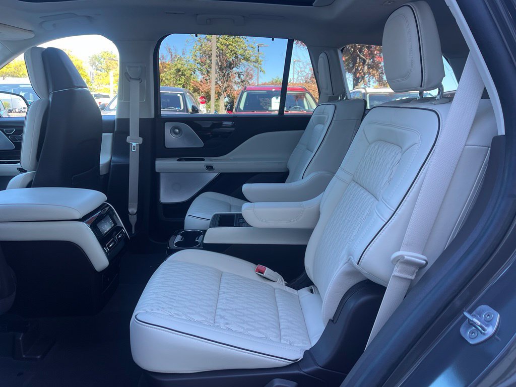 Used 2022 Lincoln Aviator Black Label Grand Touring w/ Class IV Trailer Tow Package AWD/4WD image 13