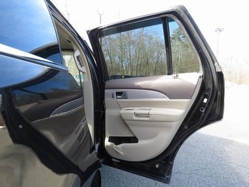 Used 2014 Lincoln MKX AWD w/ Equipment Group 101A image 14