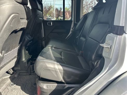 Used 2024 Jeep Wrangler Unlimited Rubicon 4xe image 14