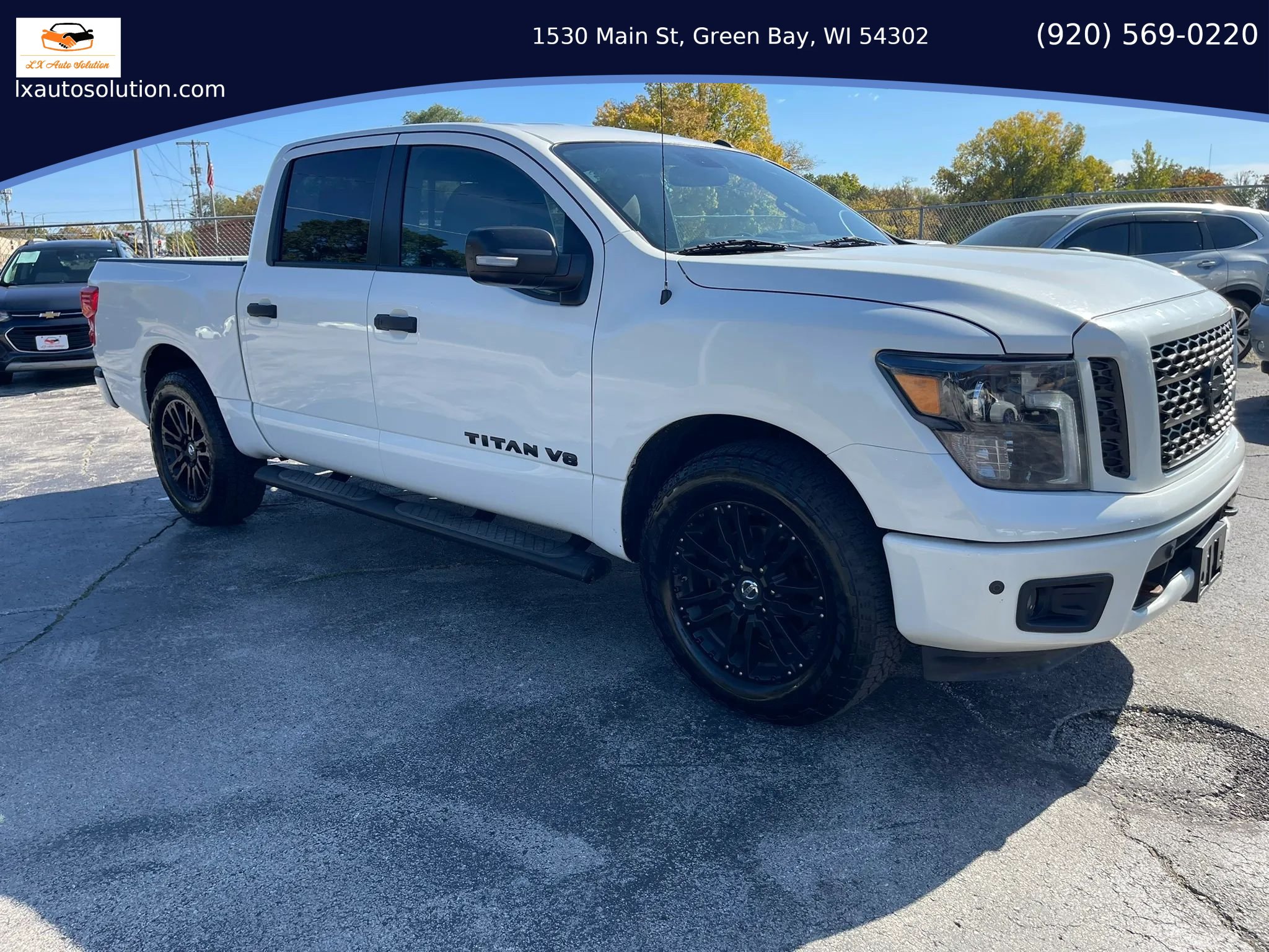 Used 2019 Nissan Titan SV w/ SV Convenience Package AWD/4WD image 11